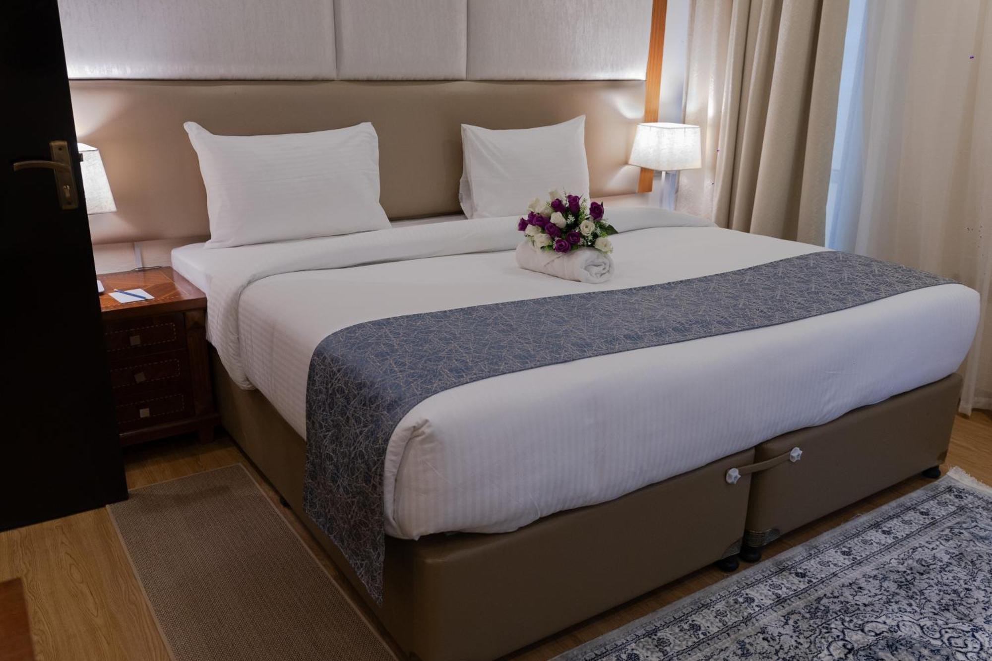 Vendome Plaza Hotel Dubai Eksteriør billede